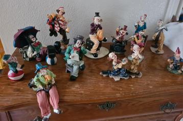 Diverse stenen clowns. H 12-23 cm. Puntgaaf! beschikbaar voor biedingen