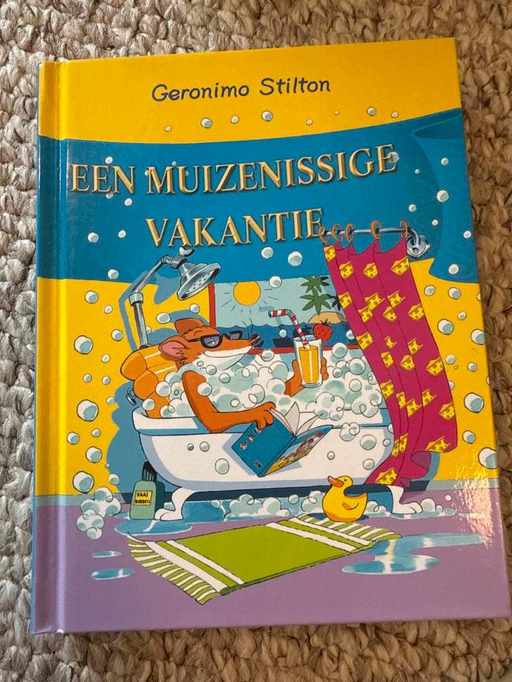 Geronimo Stilton: Een Muizenissige Vakantie, Boeken, Kinderboeken | Jeugd | onder 10 jaar, Zo goed als nieuw, Fictie algemeen