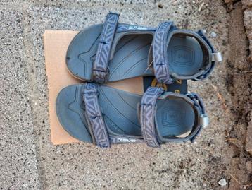 Teva Tanza sandalen maat 31/32 blauw beschikbaar voor biedingen