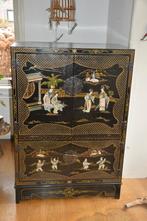 Oude Oosterse kast/ Chinese kast met voorstellingen 4 deuren, Antiek en Kunst, Ophalen