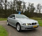 BMW 5-Serie 4.4 I 540 AUT 1998 Grijs, Auto's, BMW, Automaat, Achterwielaandrijving, 1610 kg, 2000 kg