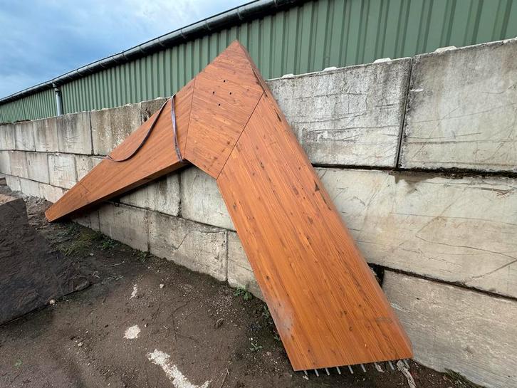 Lariks houten spant - 600 cm, Doe-het-zelf en Verbouw, Hout en Planken, Gebruikt, Balk, Overige houtsoorten, 300 cm of meer, 50 mm of meer