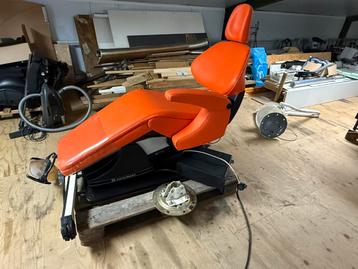 Behandelstoel Tandarts / Tandprotheticus / Pedicure / Tatoo beschikbaar voor biedingen