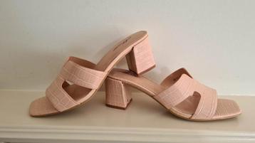 nieuw in doos, supergave dames slippers met klein hakje - 41 beschikbaar voor biedingen