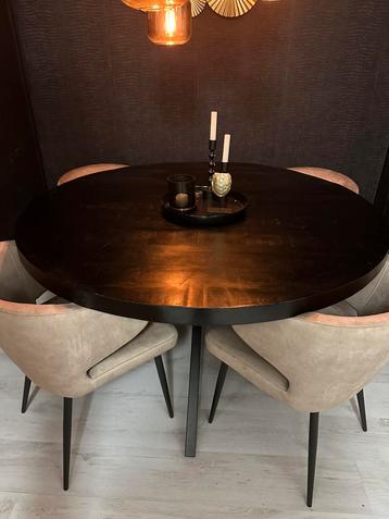 Mooi zwarte mago eettafel 