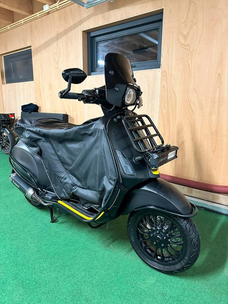 Vespa sprint Notte 2019 Full option, Fietsen en Brommers, Scooters | Vespa, Zo goed als nieuw, Vespa S, Maximaal 45 km/u, Benzine