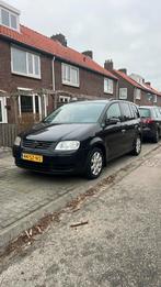 Volkswagen touran 7p uit 2006 NAP, Auto's, Volkswagen, Voorwielaandrijving, Stof, Zwart, 4 cilinders