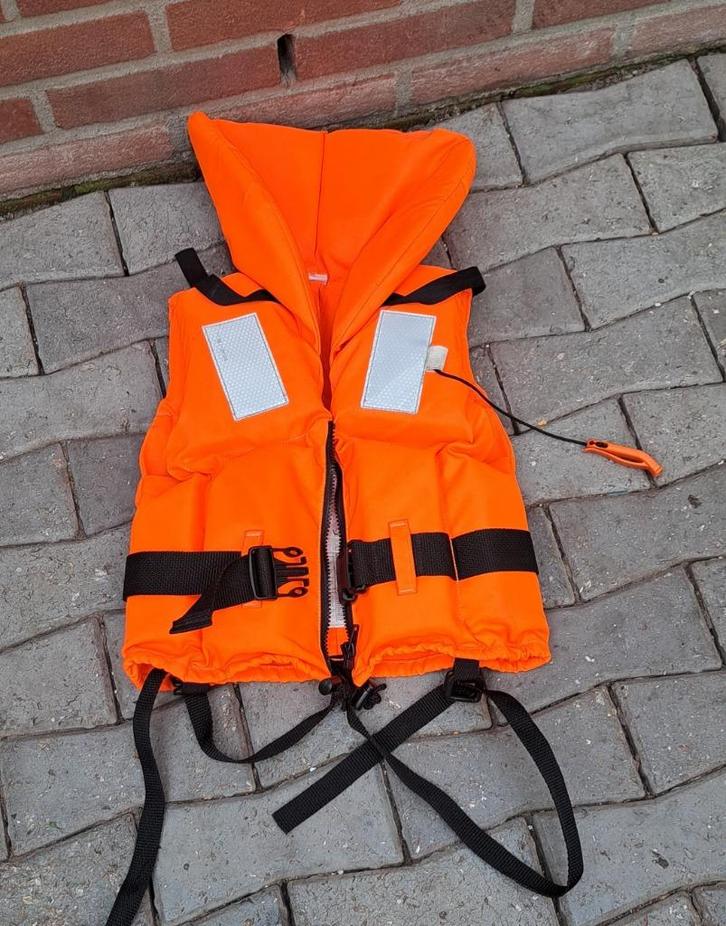 Te koop oranje dikke reddingsvest voor kind 20 tot 30 kilo, Watersport en Boten, Watersportkleding, Nieuw, Reddingsvest of Zwemvest