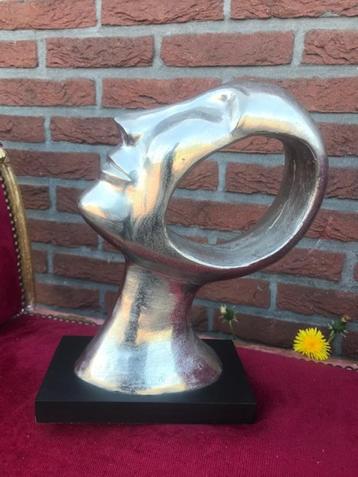bijzonder beeld, abstrakt hoofd, aluminium beschikbaar voor biedingen