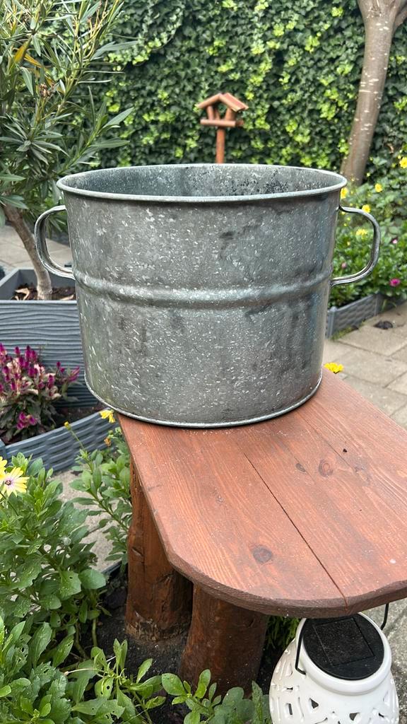 Zinken emmer – Ø 33 cm, H 26 cm – 100% waterdicht, Tuin en Terras, Bloembakken en Plantenbakken, Zo goed als nieuw, Metaal, Tuin