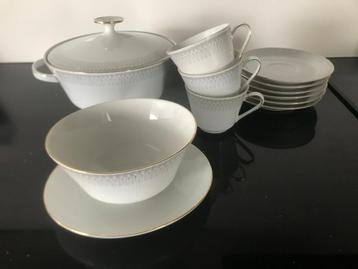 Mitterteich Bavaria servies 12 delig wit met sierrand beschikbaar voor biedingen