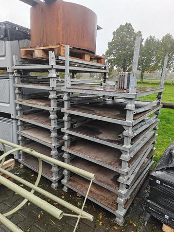 Stapelbokken - stapelracks (ex. Blokker) vouwbaar - TE KOOP beschikbaar voor biedingen