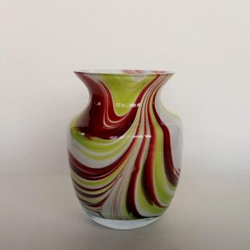 Vaas Artglass beschikbaar voor biedingen