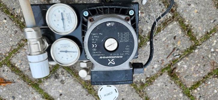 Vloerverwarming Pomp Badkamer - Grundfos UPS 15-60 BP, Huis en Inrichting, Badkamer | Badkamermeubels, Gebruikt, Overige typen