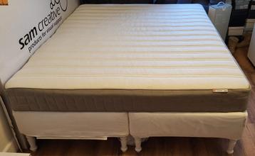 Boxspring +  matras beschikbaar voor biedingen
