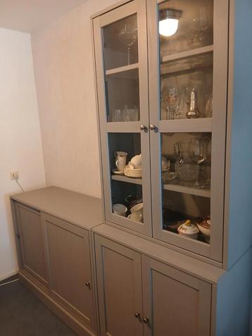 Vitrine kast van de ikea beschikbaar voor biedingen