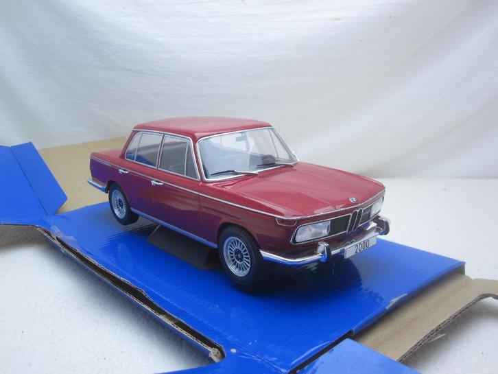 BMW 2000 Tilux rood 1966 1:18 MCG, Hobby en Vrije tijd, Modelauto's | 1:18, Nieuw, Auto, Overige merken, Ophalen of Verzenden