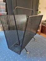 Retro Vintage lectuurbak | krantenbak | mand zwart jr 60-70, Ophalen of Verzenden, Huis en Inrichting