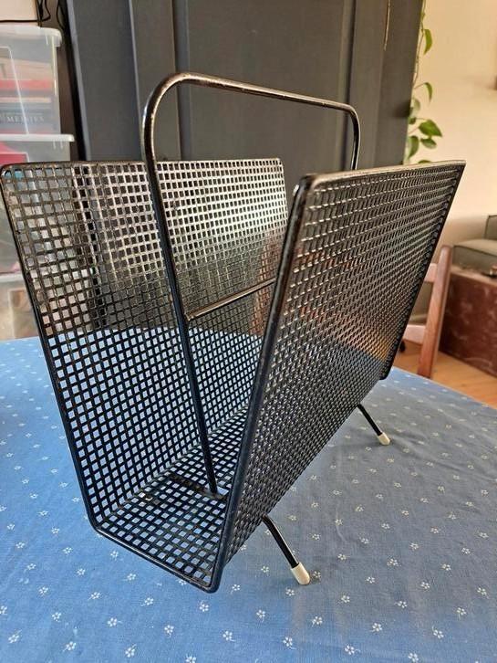 Retro Vintage lectuurbak | krantenbak | mand zwart jr 60-70, Verzamelen, Retro, Huis en Inrichting, Ophalen of Verzenden