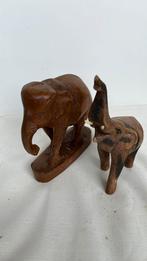 Klein houten olifant, Antiek en Kunst, Kunst | Beelden en Houtsnijwerken, Ophalen of Verzenden