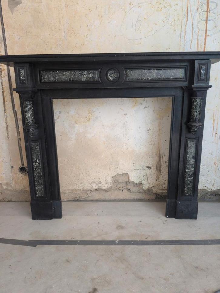 Antieke zwart marmeren Schouw hoog model., Huis en Inrichting, Haarden, Gebruikt, Houthaard, Ophalen of Verzenden