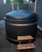 Hottub 6 persoons houtgestookt zwart, Tuin en Terras, Bubbelbaden en Hottubs, Ophalen of Verzenden, Zo goed als nieuw