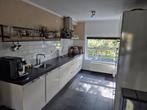 Moderne keuken met apparatuur quooker, vaatwasser enz, Huis en Inrichting, Ophalen, Gebruikt, Dubbelwandige keuken, Kunststof