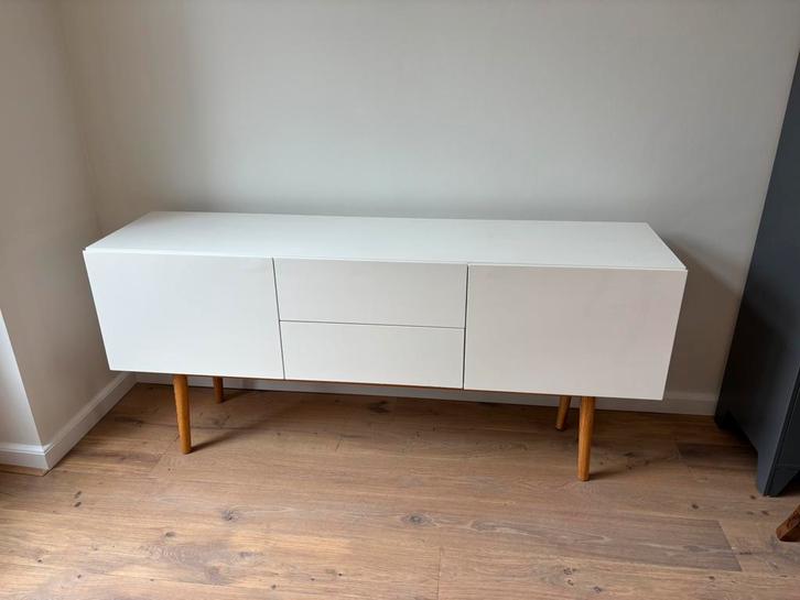 Zuiver “high on wood” dressoir, Huis en Inrichting, Kasten | Dressoirs, Zo goed als nieuw, 150 tot 200 cm, 25 tot 50 cm, Ophalen