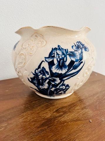 Grote antieke bloempot blauw Staffordshire beschikbaar voor biedingen