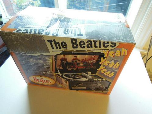 Beatles Unieke Compact Radio-CD Player in nieuwstaat., Verzamelen, Muziek, Artiesten en Beroemdheden, Zo goed als nieuw, Gebruiksvoorwerp