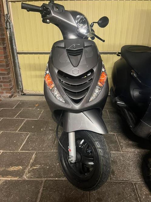 Zip iget E5, Fietsen en Brommers, Scooters | Piaggio, Zo goed als nieuw, Zip, Maximaal 45 km/u, Ophalen