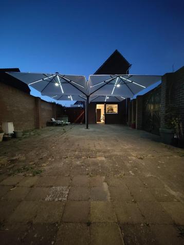 Professionele parasol 600x600 cm waterdicht met verlichting beschikbaar voor biedingen