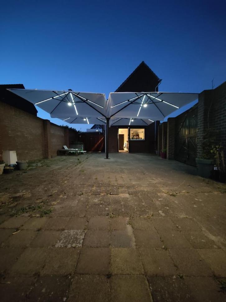 Professionele parasol 600x600 cm waterdicht met verlichting, Tuin en Terras, Parasols, Zo goed als nieuw, Stokparasol, Meer dan 4 meter