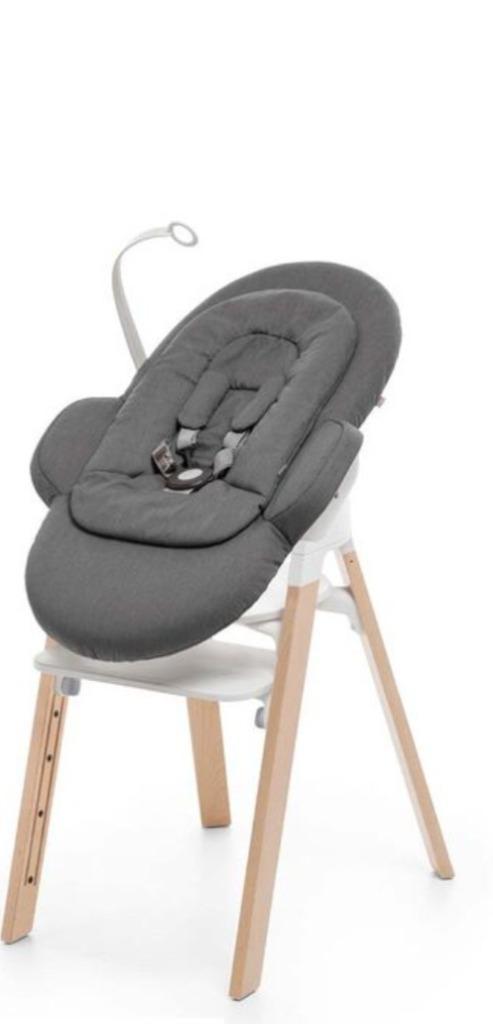 Stokke steps vanaf geboorte, Kinderen en Baby's, Kinderstoelen, Gebruikt, Meegroeistoel, Aanschuifbaar, Afneembaar eetblad, Gordel(s)