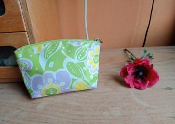 Toilet make up tas clinique  beschikbaar voor biedingen