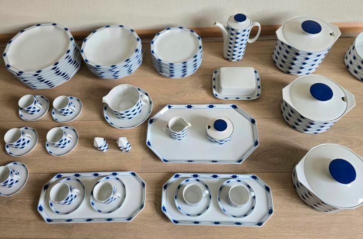 ROSENTHAL STUDIO-LINIE COMPLEET SERVIES 61-delig blauw wit, Antiek en Kunst, Antiek | Servies compleet, Ophalen