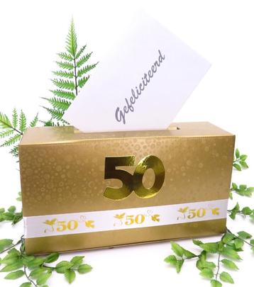 Luxe gouden jubileum enveloppendoos. beschikbaar voor biedingen