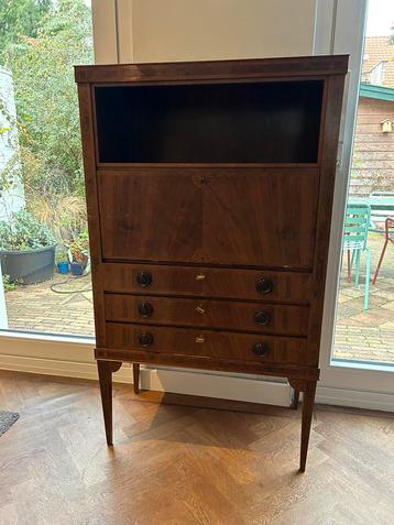 Houten Secretaire met laden beschikbaar voor biedingen