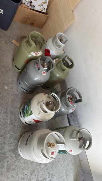 8 Lege gasflessen beschikbaar voor biedingen
