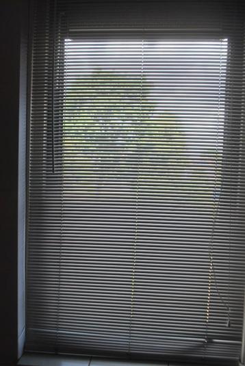 Luxaflex, 170 cm hoog, 88 cm breed, wit beschikbaar voor biedingen