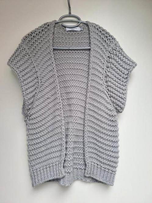 Grijs gebreid gilet Costes - maat XS / S, Kleding | Dames, Truien en Vesten, Zo goed als nieuw, Maat 34 (XS) of kleiner, Grijs