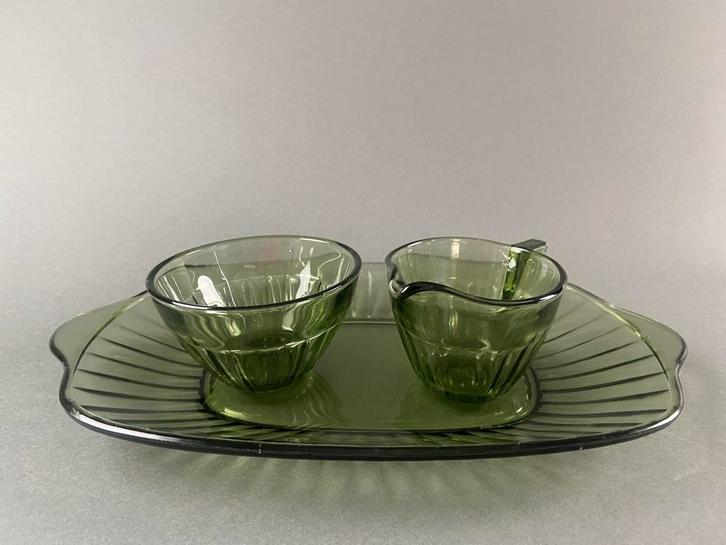 Copier Neerlandica Roomstel met Serveerschaaltje - 1939 A.D., Antiek en Kunst, Antiek | Glas en Kristal, Ophalen