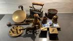 Koper; antieke gietijzeren strijkbout en accessoires., Antiek en Kunst, Ophalen, Koper