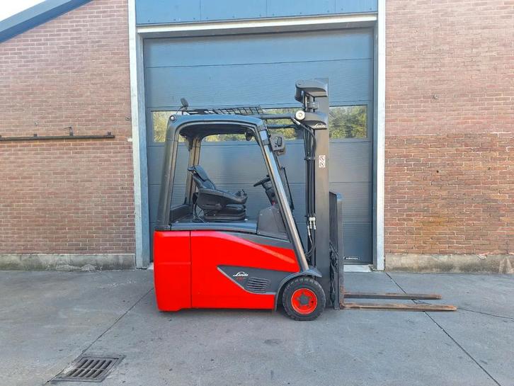 Linde Heftruck E16 bj 2020 triplo met slechts 6833 uur! (000, Zakelijke goederen, Machines en Bouw | Heftrucks en Intern transport