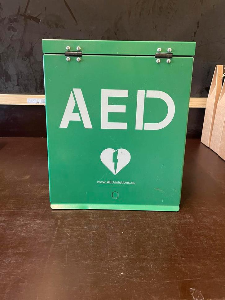 AED binnen kast, Huis en Inrichting, Kasten | Overige, Zo goed als nieuw, Ophalen of Verzenden