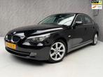 BMW 5-serie 520i / AUT / NAP / Goed Onderhouden / APK, Auto's, BMW, Automaat, Zwart, 4 cilinders, 1465 kg