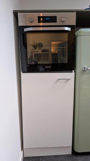 Kastombouw/keukenkast voor oven en kleine koelkast Hornbach beschikbaar voor biedingen