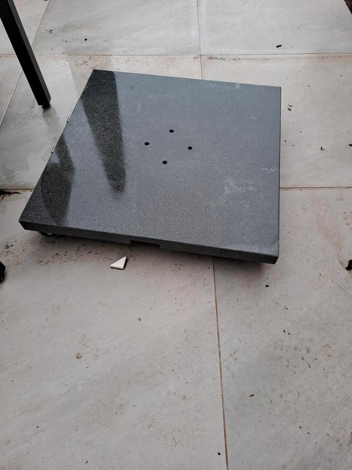 Granieten parasolvoet, Tuin en Terras, Parasols, Gebruikt, Parasolvoet, Minder dan 1 meter, Ophalen