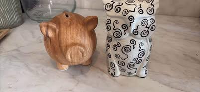 Leuke spaarpotten – houten varken & keramische uil, Verzamelen, Spaarpotten, Zo goed als nieuw, Dier, Steen, Aardewerk of Keramiek