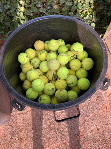 Minimaal 150 gebruikte tennisballen beschikbaar voor biedingen